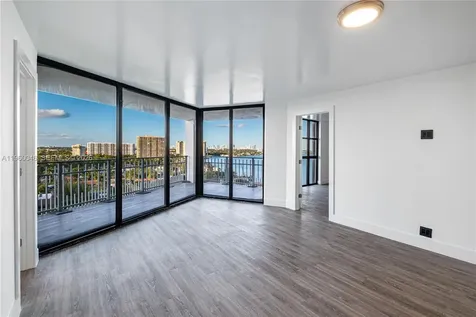 4000 Towerside Terrace Miami FL 33138