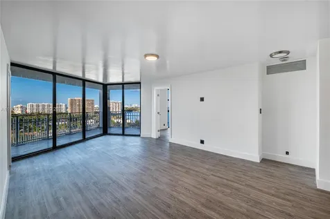 4000 Towerside Terrace Miami FL 33138