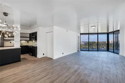 4000 Towerside Terrace Miami FL 33138