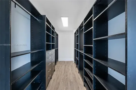 4000 Towerside Terrace Miami FL 33138
