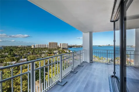 4000 Towerside Terrace Miami FL 33138