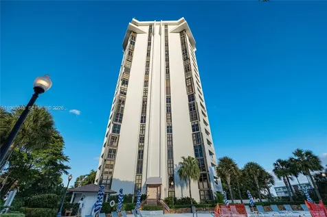 4000 Towerside Terrace Miami FL 33138