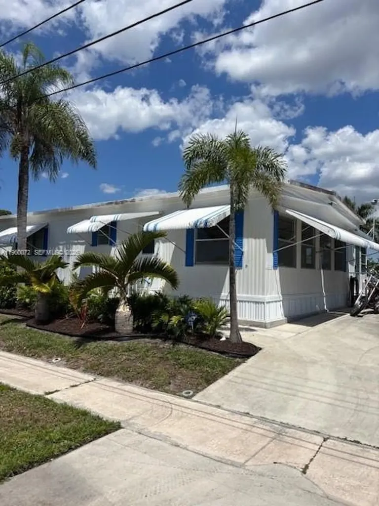 4201 Mocking Bird Drive Boynton Beach FL 33436