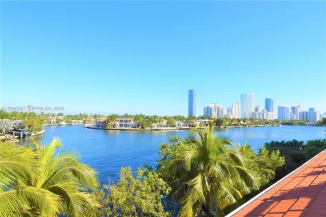 20185 E Country Club Drive Aventura FL 33180