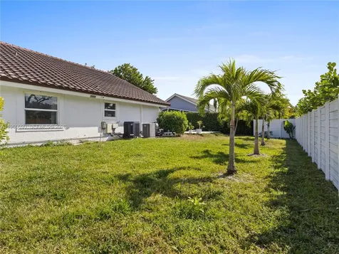 20550 NW 7th Street Pembroke Pines FL 33029