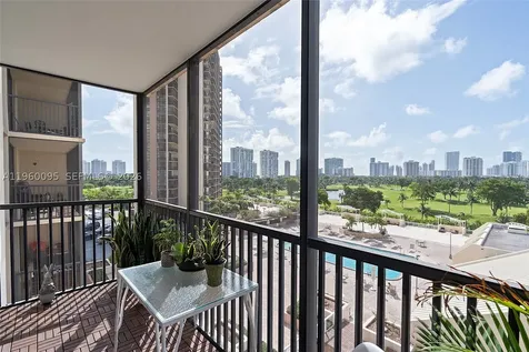 20301 W Country Club Drive Aventura FL 33180