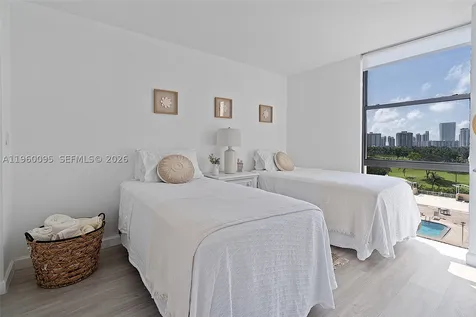 20301 W Country Club Drive Aventura FL 33180