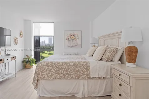 20301 W Country Club Drive Aventura FL 33180