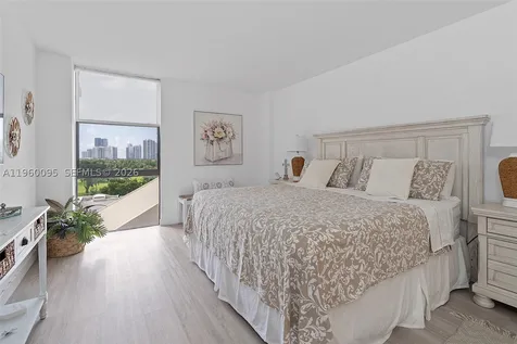 20301 W Country Club Drive Aventura FL 33180