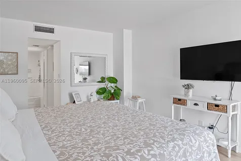 20301 W Country Club Drive Aventura FL 33180