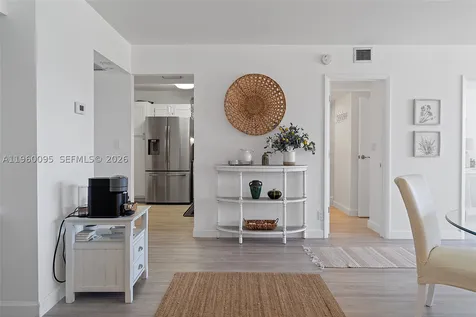 20301 W Country Club Drive Aventura FL 33180