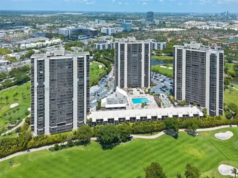 20301 W Country Club Drive Aventura FL 33180