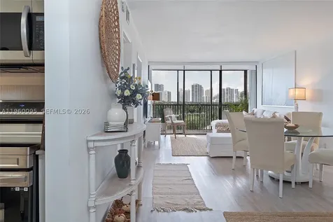 20301 W Country Club Drive Aventura FL 33180
