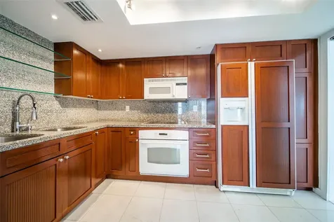 5415 Collins Avenue Miami Beach FL 33140