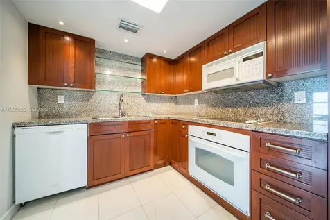 5415 Collins Avenue Miami Beach FL 33140