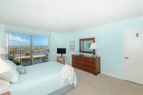 3051 NE 48th Street Fort Lauderdale FL 33308