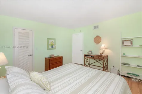 3051 NE 48th Street Fort Lauderdale FL 33308