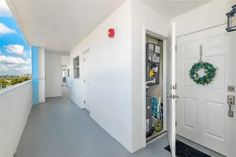 3051 NE 48th Street Fort Lauderdale FL 33308