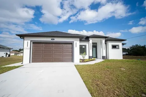 2903 E 17th Street Lehigh Acres FL 33972
