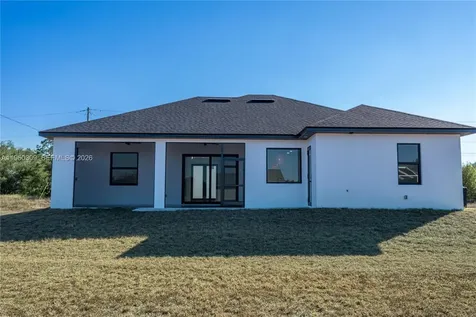 2903 E 17th Street Lehigh Acres FL 33972