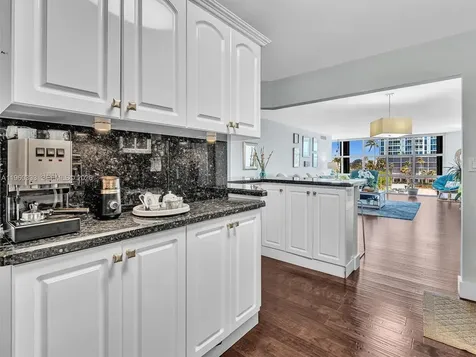 6423 Collins Avenue Miami Beach FL 33141
