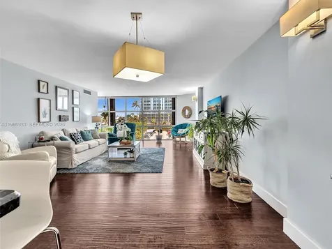 6423 Collins Avenue Miami Beach FL 33141
