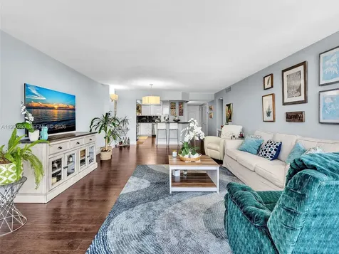 6423 Collins Avenue Miami Beach FL 33141