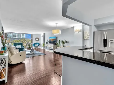 6423 Collins Avenue Miami Beach FL 33141