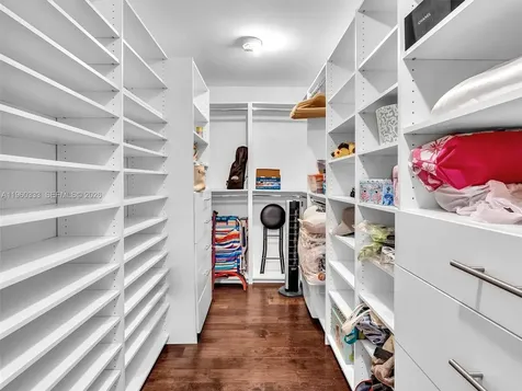 6423 Collins Avenue Miami Beach FL 33141