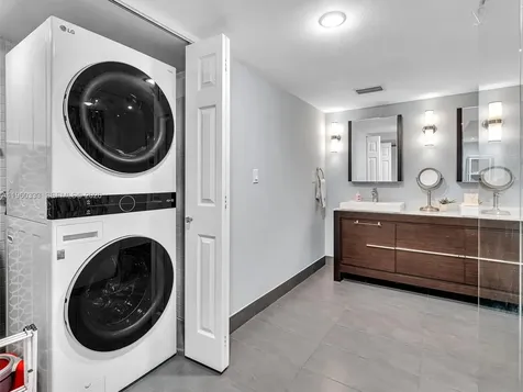 6423 Collins Avenue Miami Beach FL 33141