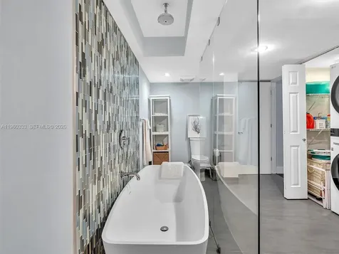 6423 Collins Avenue Miami Beach FL 33141