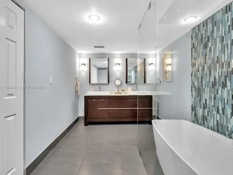 6423 Collins Avenue Miami Beach FL 33141
