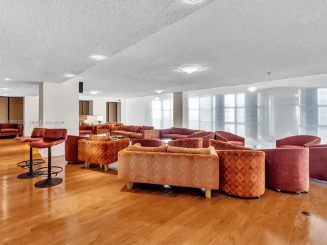 6423 Collins Avenue Miami Beach FL 33141