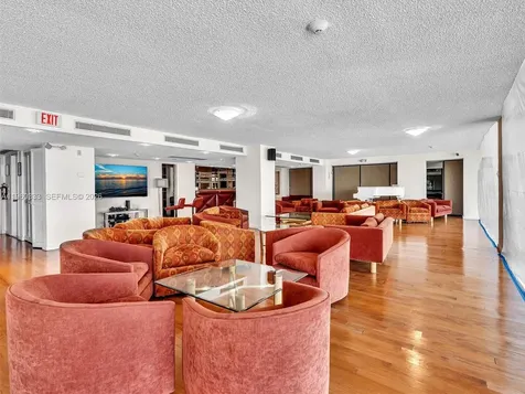 6423 Collins Avenue Miami Beach FL 33141