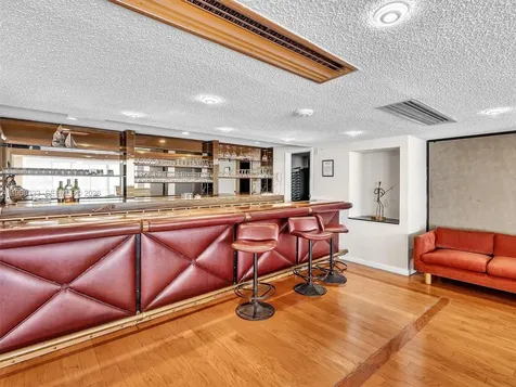 6423 Collins Avenue Miami Beach FL 33141