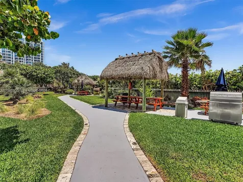6423 Collins Avenue Miami Beach FL 33141