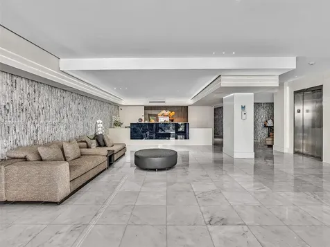 6423 Collins Avenue Miami Beach FL 33141