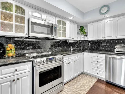 6423 Collins Avenue Miami Beach FL 33141