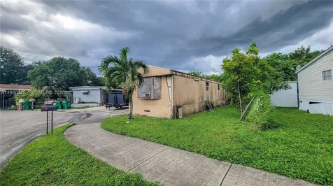 721 SW 134th Terrace Davie FL 33325