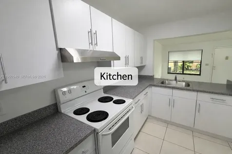 2530 W 67th Place Hialeah FL 33016