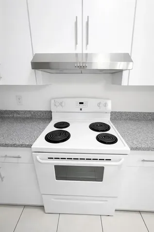 2530 W 67th Place Hialeah FL 33016