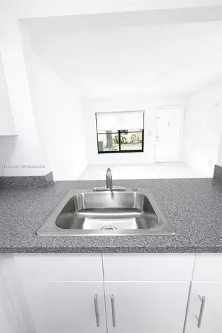 2530 W 67th Place Hialeah FL 33016