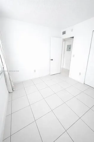2530 W 67th Place Hialeah FL 33016