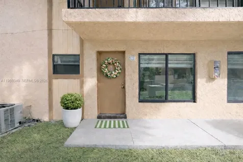 2530 W 67th Place Hialeah FL 33016