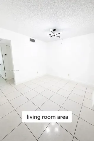 2530 W 67th Place Hialeah FL 33016