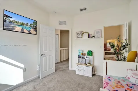 11135 W 32nd Lane Hialeah FL 33018