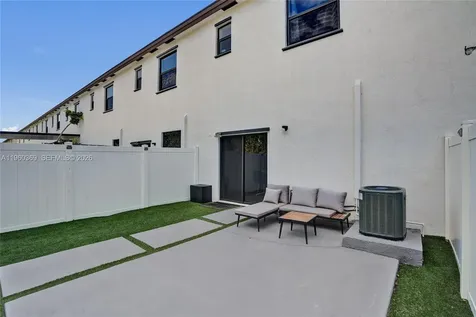11135 W 32nd Lane Hialeah FL 33018
