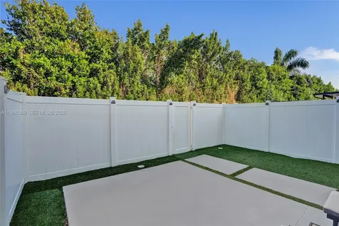 11135 W 32nd Lane Hialeah FL 33018