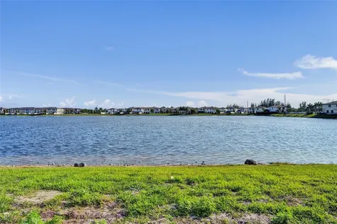 11135 W 32nd Lane Hialeah FL 33018