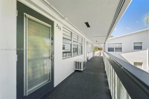 235 Prescott L Deerfield Beach FL 33442